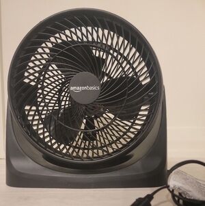 AmazonBasics Black Table Fan